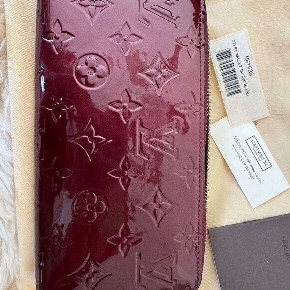 Louis Vuitton Vernis Zippy Wallet in Rouge Fauviste - Excellent Condition - Picture 2 of 10